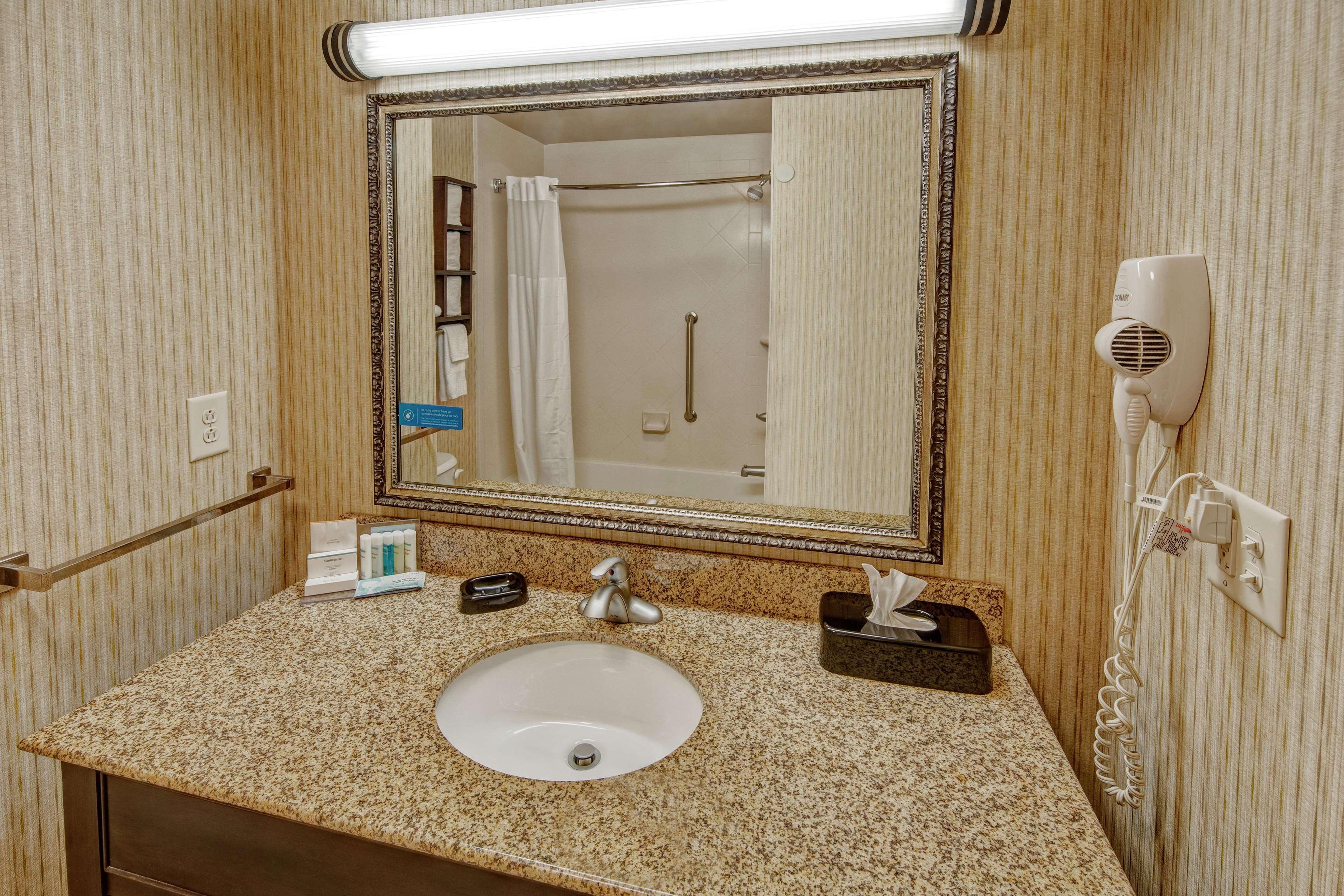 Hampton Inn Блайтвил Екстериор снимка